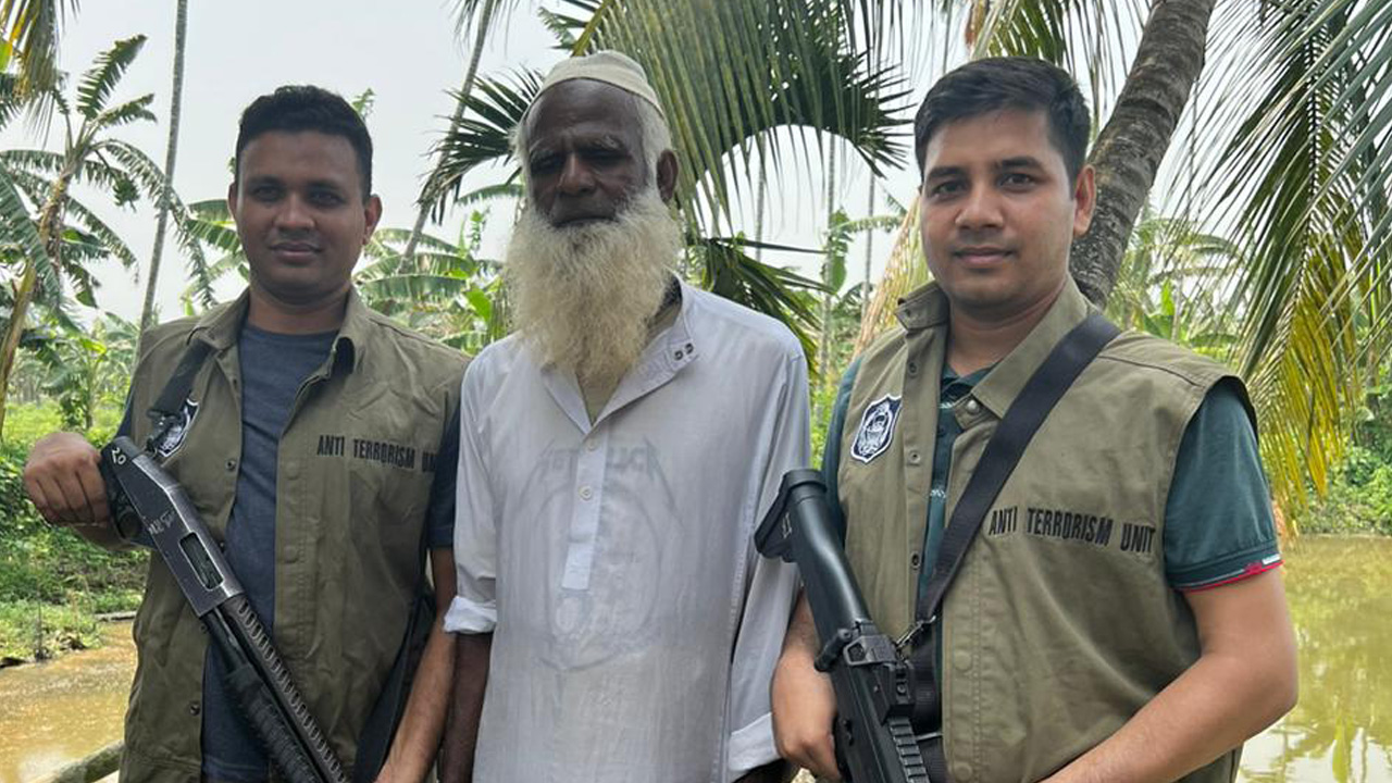 গ্রেফতার হাজী মো. সোলায়মান ওরফে মুন্সী ইউনুছ আলী।