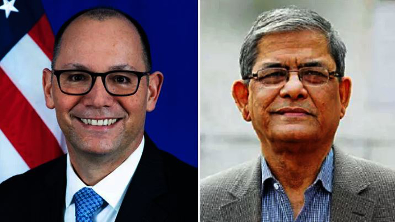 মার্কিন রাষ্ট্রদূত পিটার হাস ও মির্জা ফখরুল ইসলাম আলমগীর। ছবি : সংগৃহীত