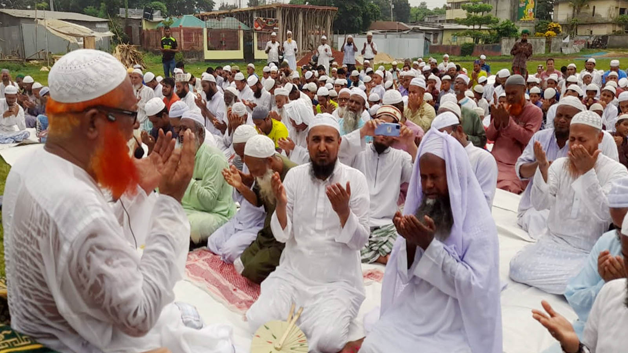 বৃষ্টি কামনা করে বিশেষ নামাজ আদায়