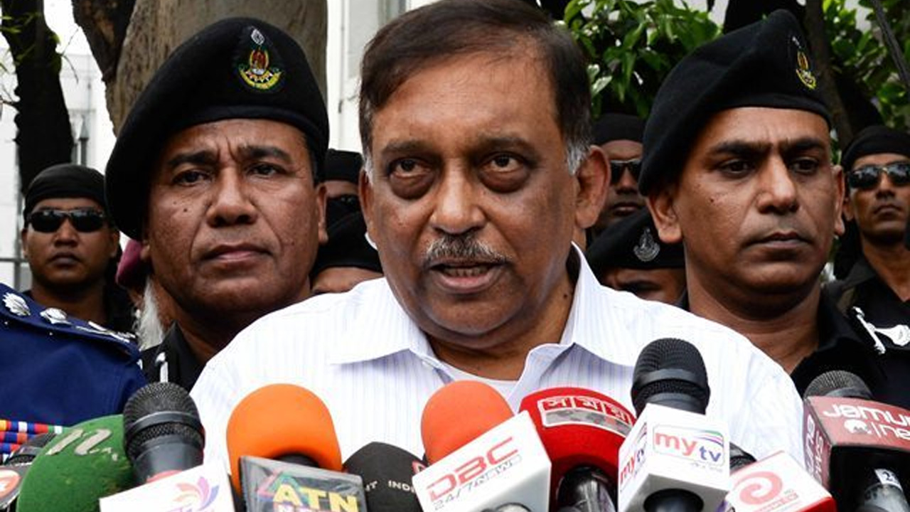 স্বরাষ্ট্রমন্ত্রী আসাদুজ্জামান খান কামাল। পুরোনো ছবি