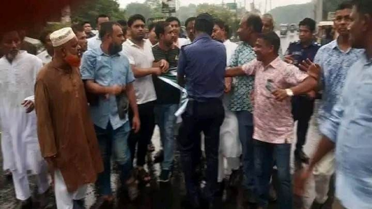 বিএনপির কর্মসূচি পুলিশি বাধায় পণ্ড। ছবি : কালবেলা