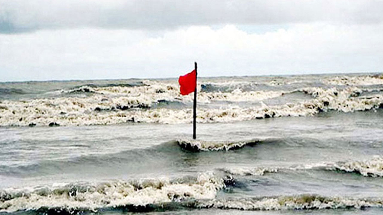সমুদ্রে ৩ নম্বর সতর্কসংকেত।