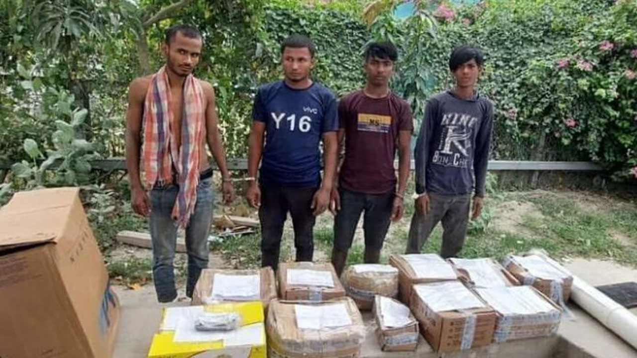 রূপপুর পারমাণবিক বিদ্যুৎকেন্দ্রের লোহা চুরির ঘটনায় আটক চারজন।