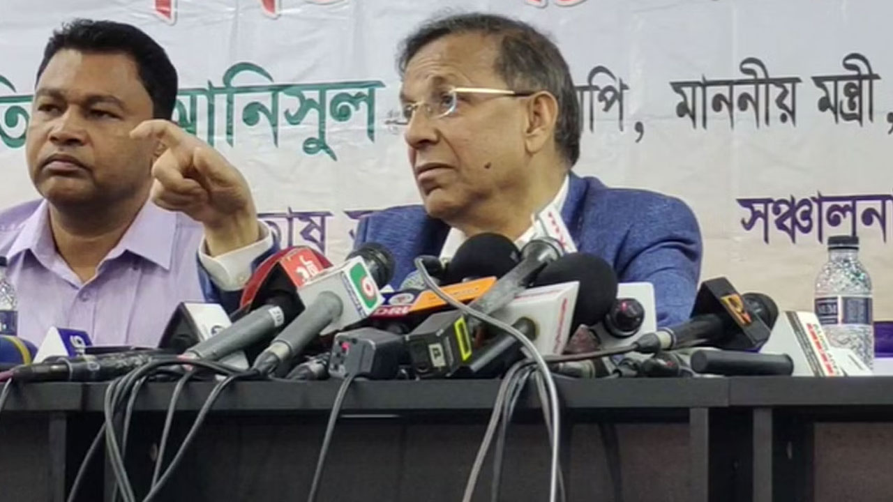 রিপোর্টার্স ইউনিটি মিলনায়তনে মিট দ্য রিপোর্টার্স অনুষ্ঠানে কথা বলছেন আইনমন্ত্রী আনিসুল হক। ছবি : সংগৃহীত