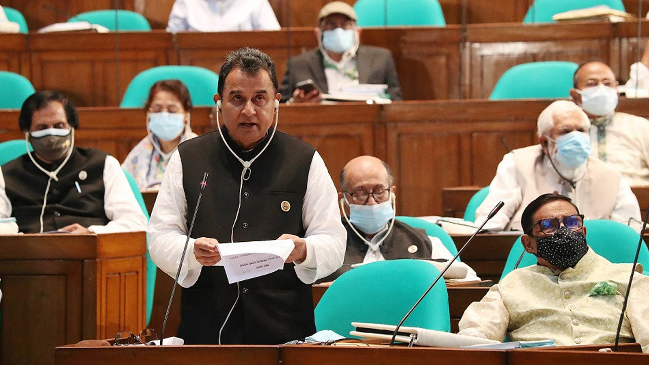 অর্থমন্ত্রী আ হ ম মুস্তফা কামাল। পুরোনো ছবি