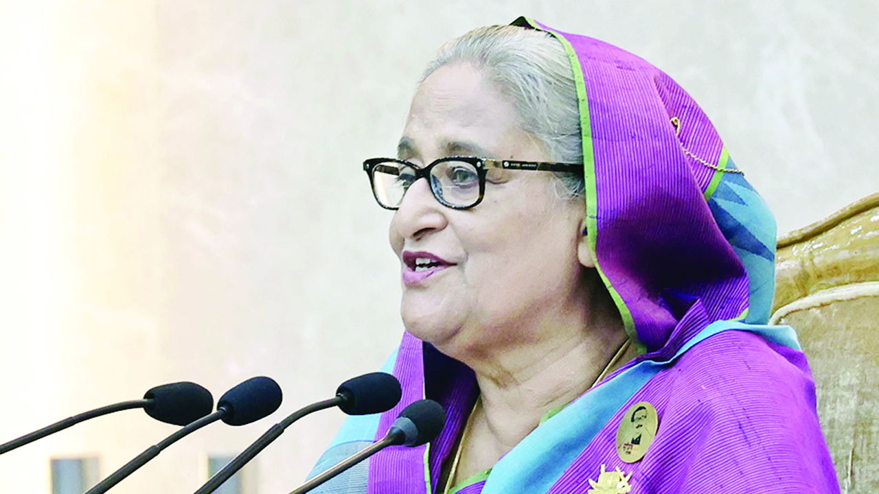 ‘বঙ্গবন্ধু শেখ মুজিব স্কলার অ্যাওয়ার্ড’ প্রদান অনুষ্ঠানে রোববার প্রধানমন্ত্রী শেখ হাসিনা।