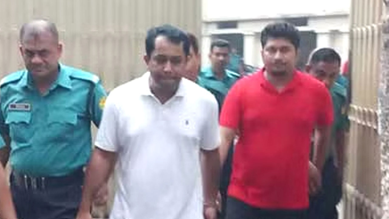 পেস্ট কোম্পানির এমডি-চেয়ারম্যান।