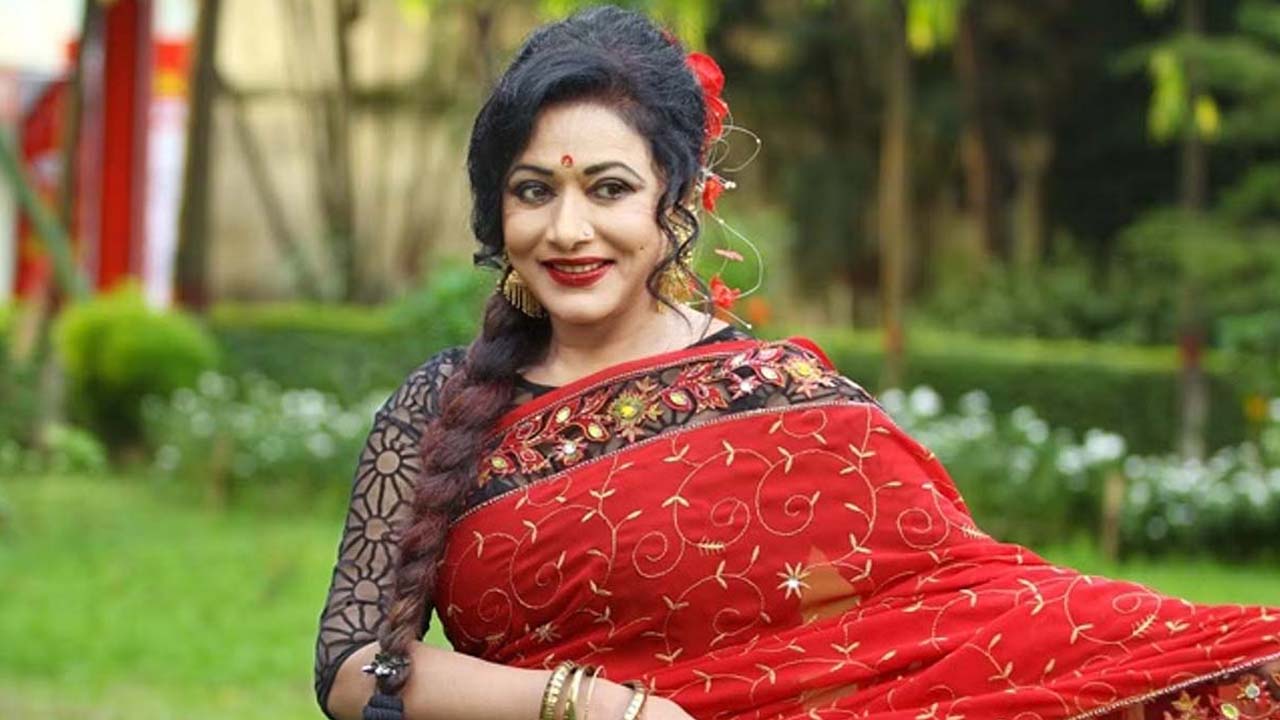 চিত্রনায়িকা রোজিনা। ছবি : সংগৃহীত