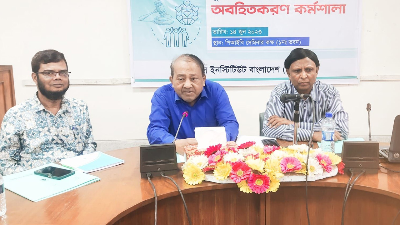 কর্মশালায় বক্তব্য দেন পিআইবির মহাপরিচালক জাফর ওয়াজেদ। ছবি : কালবেলা