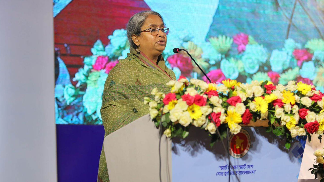 সেগুনবাগিচায় আন্তর্জাতিক মাতৃভাষা ইন্সটিটিউটে কারিগরি ও বৃত্তিমূলক শিক্ষা সপ্তাহের উদ্বোধনী অনুষ্ঠানে শিক্ষামন্ত্রী ডা. দীপু মনি।