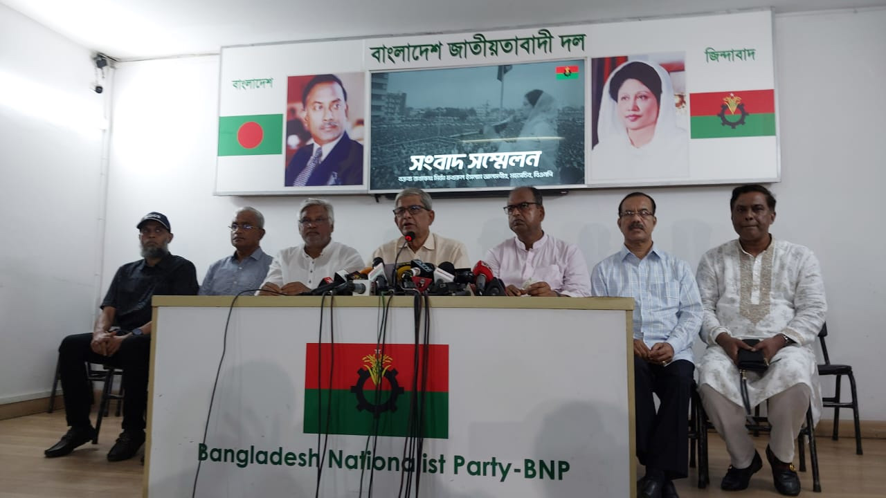 সংবাদ সম্মেলনে কথা বলছেন বিএনপি মহাসচিব মির্জা ফখরুল ইসলাম আলমগীর। ছবি: কালবেলা