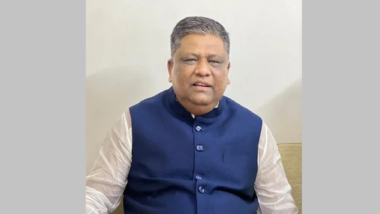 সিলেট সিটি করপোরেশন নির্বাচনে আওয়ামী মনোনীত মেয়র পদপ্রার্থী আনোয়ারুজ্জামান চৌধুরী। ছবি : সংগৃহীত