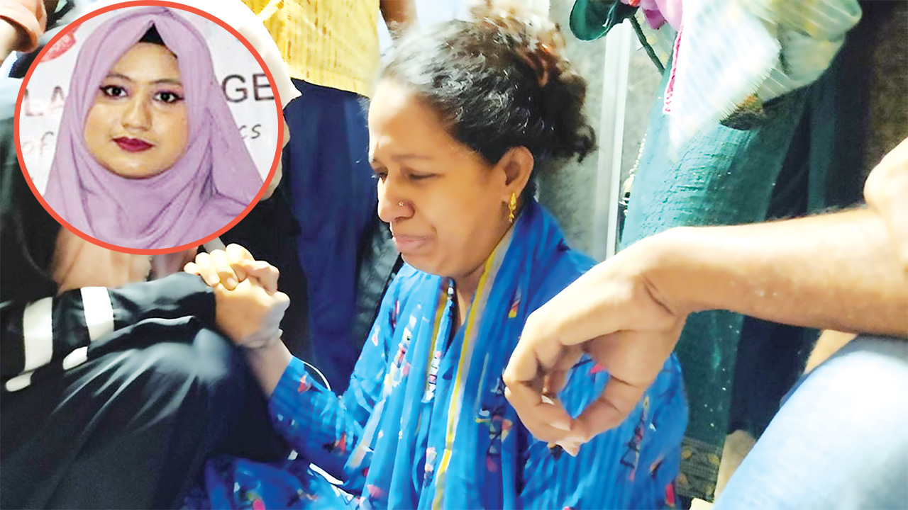 আখির মৃত্যুতে বোন খাদিজার আহাজারি ও ইনসেটে আখি। ছবি: কালবেলা