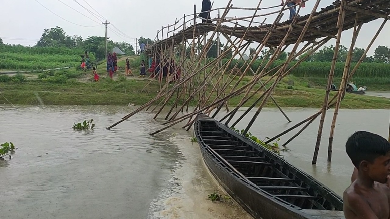 পদ্মা নদী সংলগ্ন দৌলতদিয়া ক্যানেল ঘাট। ছবি : কালবেলা