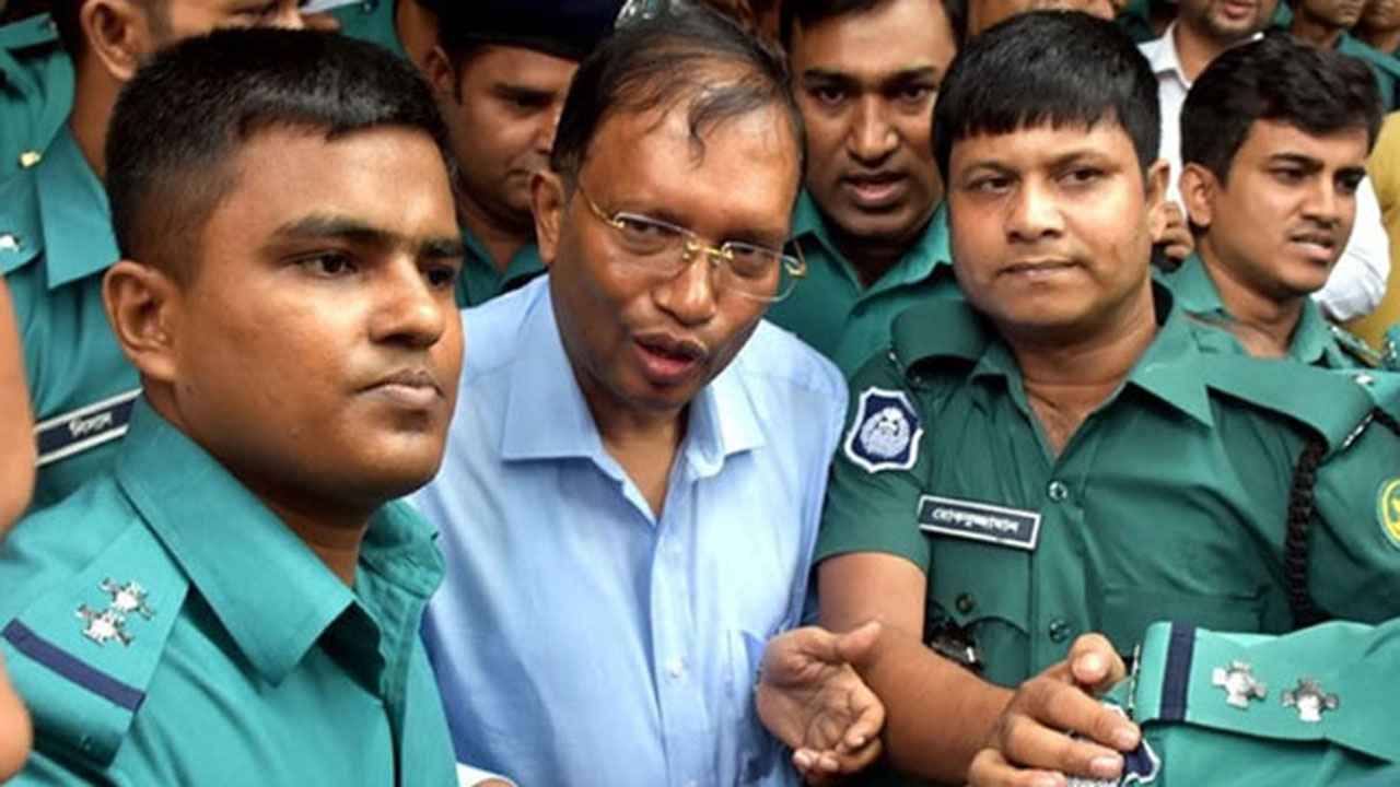 সাময়িক বরখাস্ত পুলিশের ডিআইজি মিজানুর রহমান। ছবি : সংগৃহীত