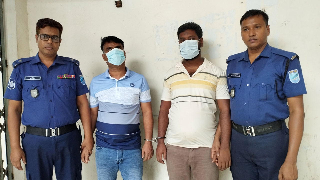 নারীকে গলা কেটে হত্যা মামলার দুই আসামি। ছবি : কালবেলা