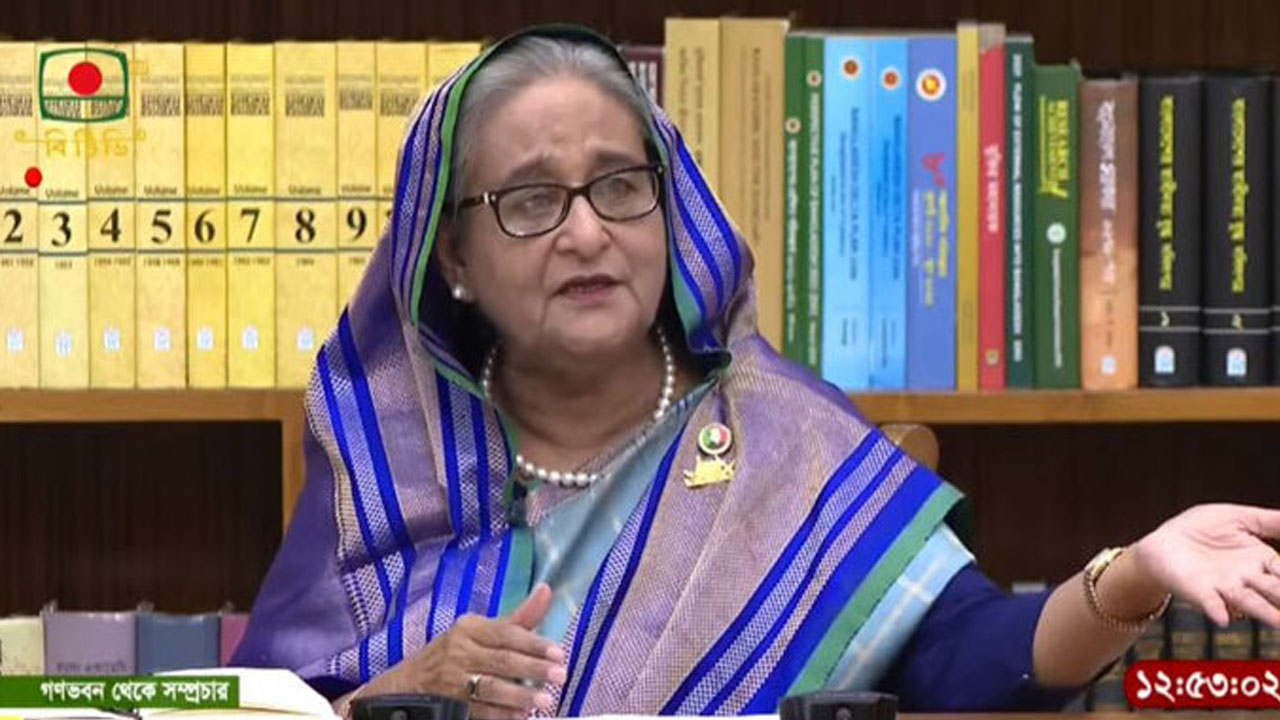 সংবাদ সম্মেলনে বক্তব্য দিচ্ছেন প্রধানমন্ত্রী শেখ হাসিনা। ছবি : সংগৃহীত
