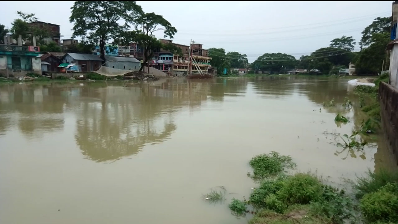 বৃষ্টি ও পাহাড়ি ঢলে বাড়ছে নলজুর নদীর পানি। ছবি : সংগৃহীত