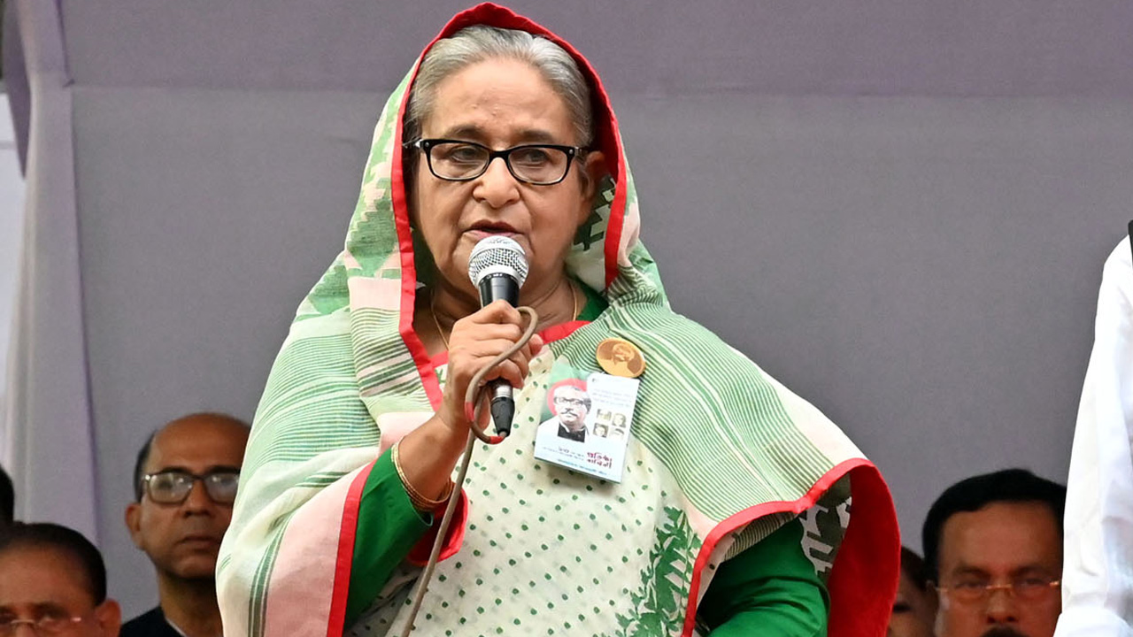 আওয়ামী লীগের ৭৪তম প্রতিষ্ঠাবার্ষিকী উপলক্ষে আয়োজিত আলোচনা সভায় বক্তব্য দেন প্রধানমন্ত্রী শেখ হাসিনা। ছবি : পিআইডি