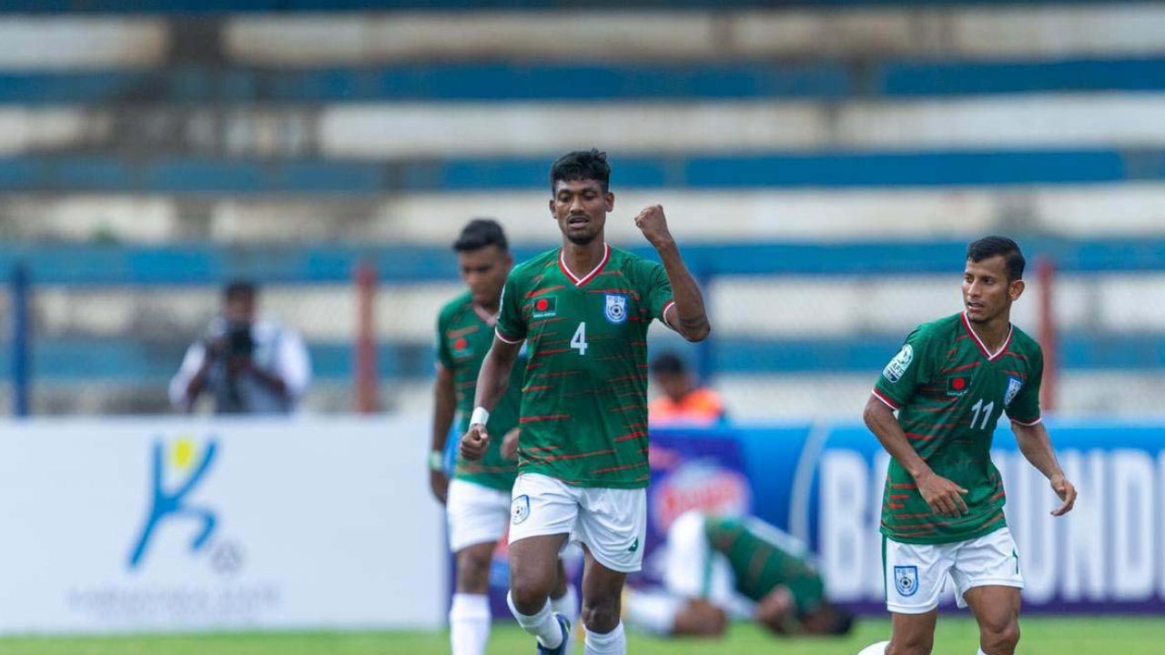 গোলদাতা তারেক কাজী । ছবি : সংগৃহীত