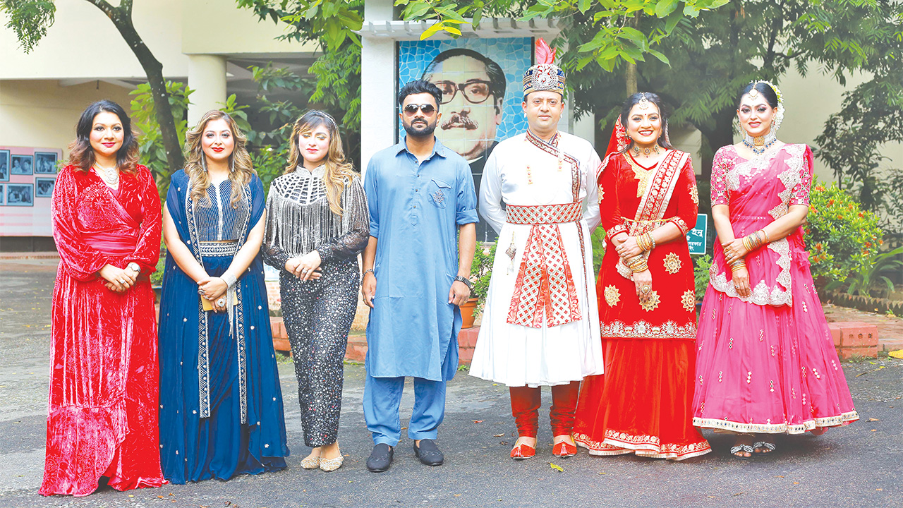 পবিত্র ঈদুল আজহায় বর্ণিল সব আয়োজন নিয়ে হাজির হচ্ছে বাংলাদেশ টেলিভিশন চট্টগ্রাম কেন্দ্র।