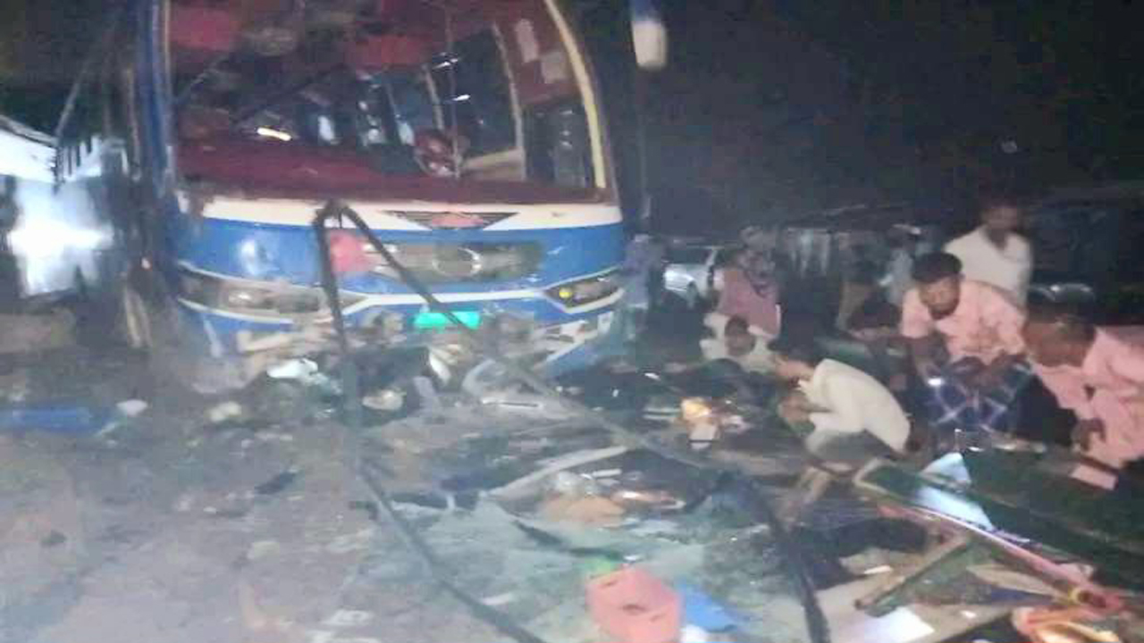 ঘাতক বাস  লুবনা এক্সক্লুসিভ