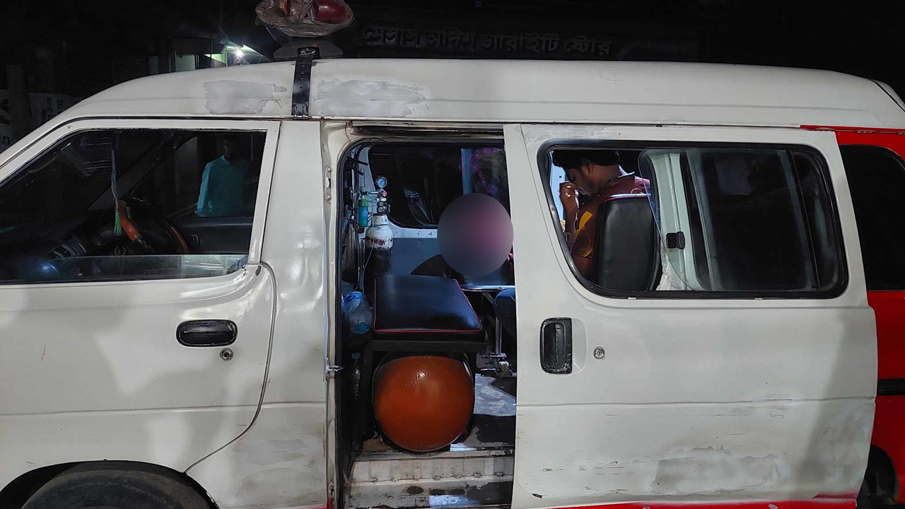 সিজারের পর মারা যান মা লাকী খাতুন