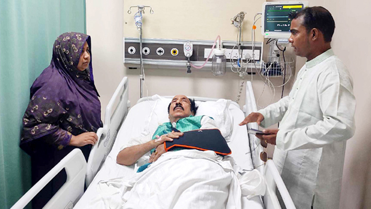 হাসপাতালে চিকিৎসাধীন জাতীয় পার্টির কো-চেয়ারম্যান সৈয়দ আবু হোসেন বাবলা। ছবি : সংগৃহীত