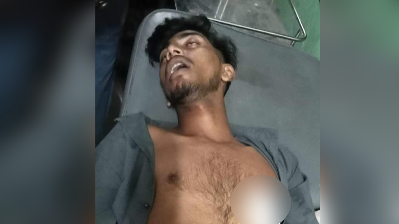 বখাটেদের ছুরিকাঘাতে ছাগলনাইয়ার রবিউল হক শায়েদ। ছবি: কালবেলা