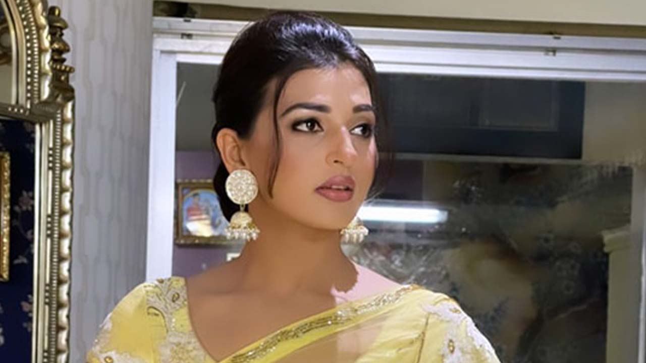 চিত্রনায়িকা বর্ষা। ছবি : সংগৃহীত
