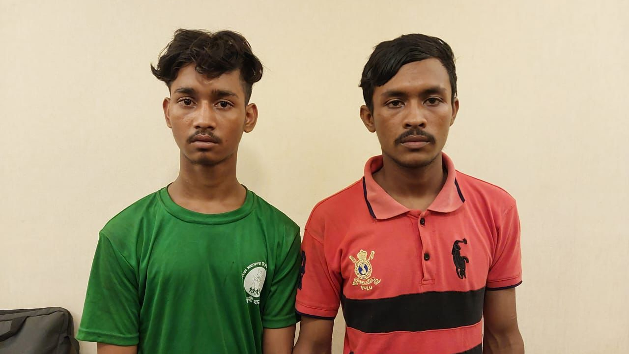 গ্রেপ্তার দুই আসামি। ছবি : কালবেলা