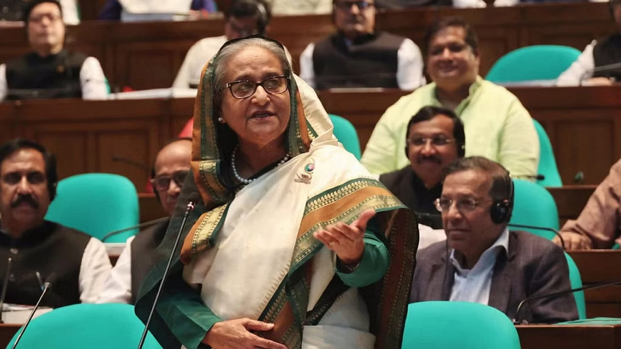 সংসদে বক্তব্য দিচ্ছেন প্রধানমন্ত্রী শেখ হাসিনা। পুরোনো ছবি