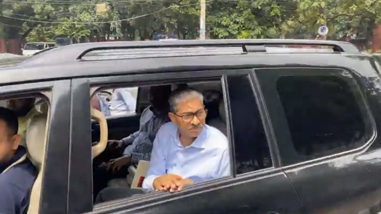 পুলিশ কমিশনারের সঙ্গে সাক্ষাৎ করতে ডিএমপিতে বিএনপির প্রতিনিধি দল।