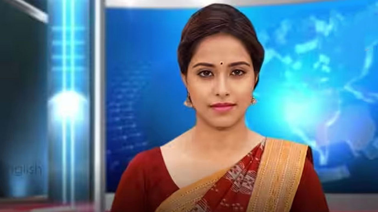 ওটিভি টিভি চ্যানেলে খবর পড়ছেন লিসা। ছবি : সংগৃহীত