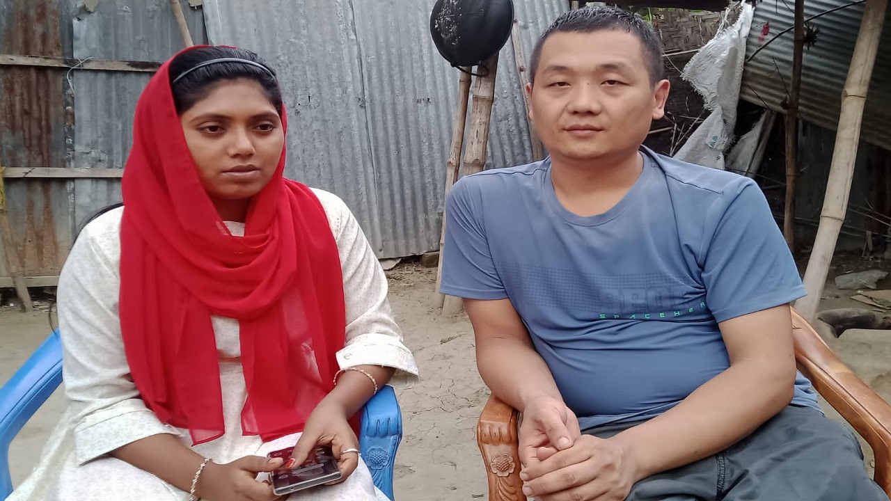 ফারিয়া সুলতানা মুন ও সাউই চুই দম্পতি। ছবি : সংগৃহীত
