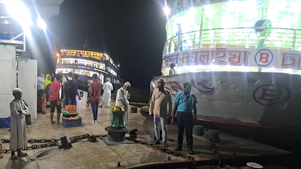 চাঁদপুর লঞ্চঘাট। ছবি : কালবেলা