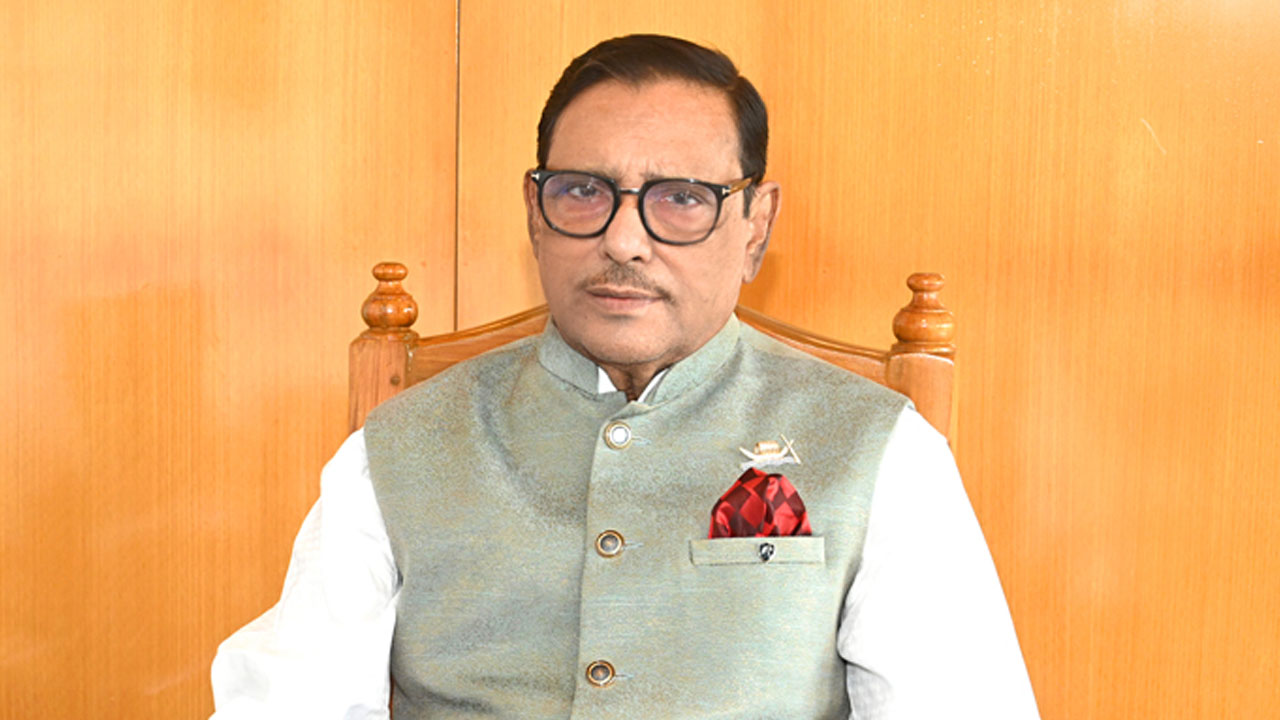 আওয়ামী লীগের সাধারণ সম্পাদক এবং সড়ক পরিবহন ও সেতুমন্ত্রী ওবায়দুল কাদের। পুরোনো ছবি