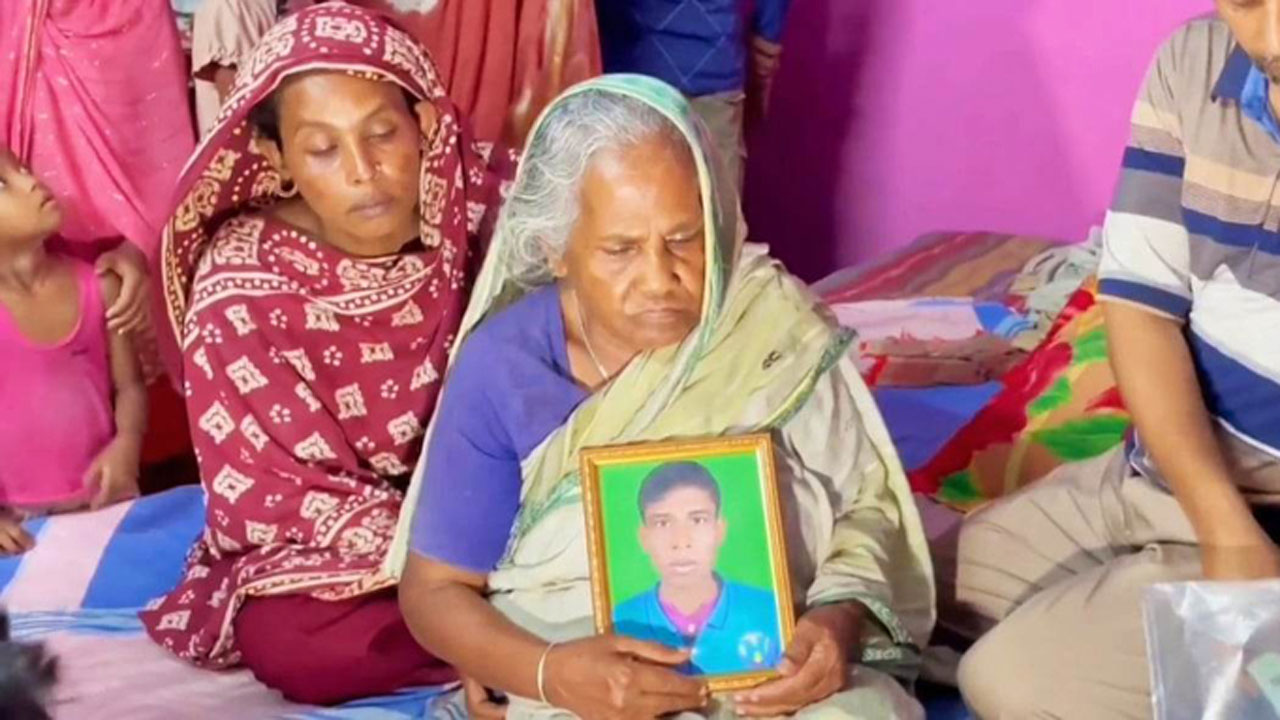 সৌদি আরবে আগ্নিকাণ্ডের ঘটনায় নিহত প্রবাসীদের বাড়িতে বইছে শোক। ছবি : কালবেলা