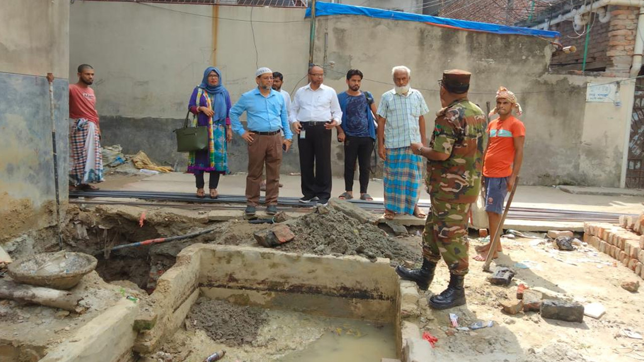 ডিএনসিসির মশক নিধন অভিযান। ছবি : সৌজন্য