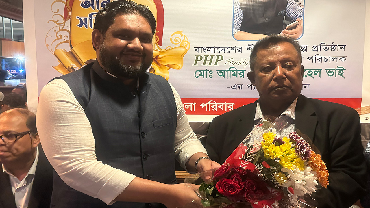 আমির হোসেন সোহেলকে ফ্রান্সে প্রবাসী বাংলাদেশিরা সংবর্ধনা। ছবি : কালবেলা