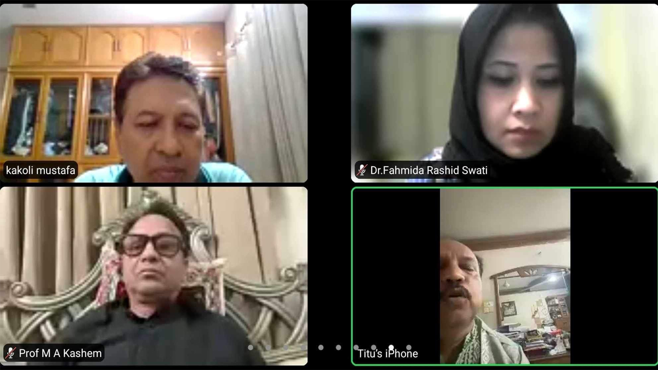 ভার্চুয়ালি সংবাদ সম্মেলন করছেন চিকিৎসকরা। ছবি: কালবেলা