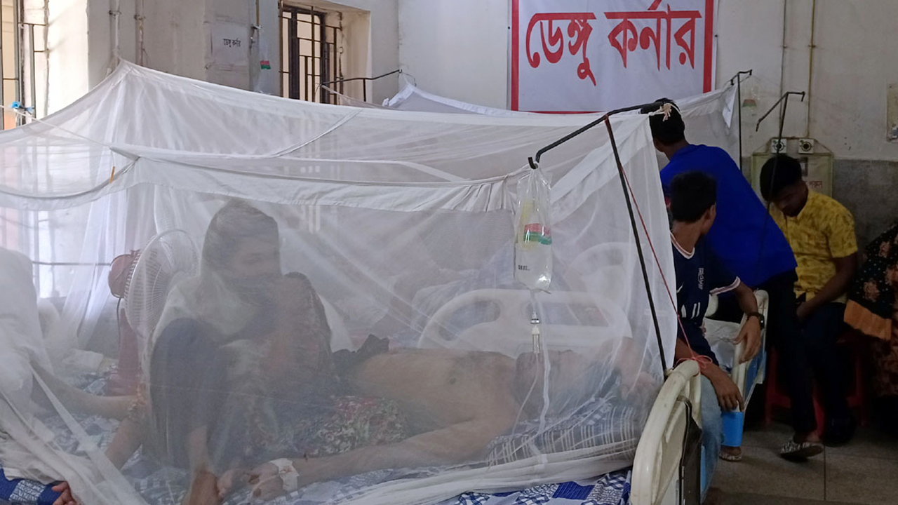 পিরোজপুর জেলা সদর হাসপাতালের ডেঙ্গু কর্নারের চিত্র। ছবি : কালবেলা