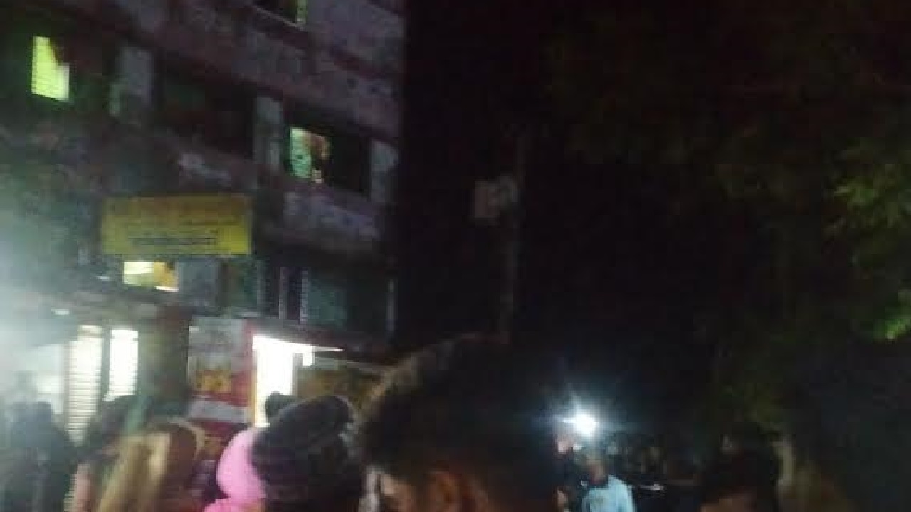 মোল্লা ছাত্রী নিবাসের একটি কক্ষ থেকে রিবনার মরদেহ উদ্ধার করা হয়। ছবি: কালবেলা