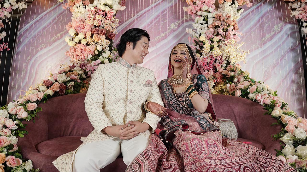 কোরিয়ান তরুণ তেহো কিম এবং বাংলাদেশি মডেল পিজে হেলেন। ছবি : সংগৃহীত
