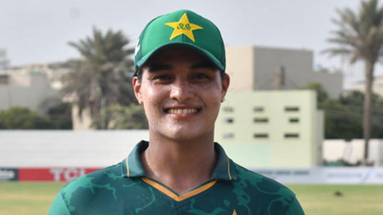 পাকিস্তানি নারী ক্রিকেটার আয়েশা নাসিম। ছবি : সংগৃহীত