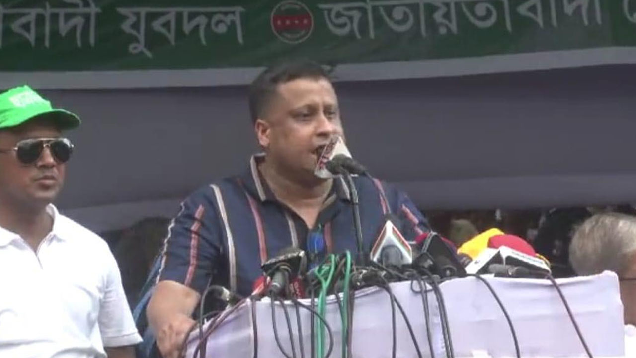 বিএনপির সমাবেশে ইউট্যাবের কেন্দ্রীয় মহাসচিব অধ্যাপক ড. মোর্শেদ হাসান খান। ছবি : কালবেলা