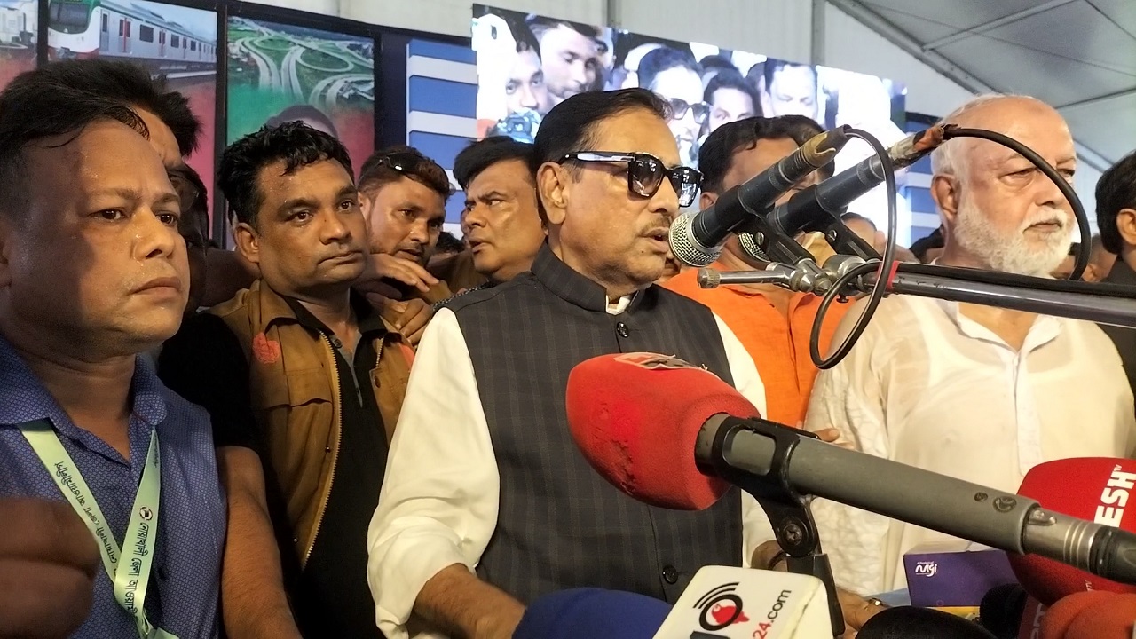 নোয়াখালী জেলা আওয়ামী লীগের শান্তি ও উন্নয়ন সমাবেশে বক্তব্য দিচ্ছেন ওবায়দুল কাদের। ছবি : কালবেলা