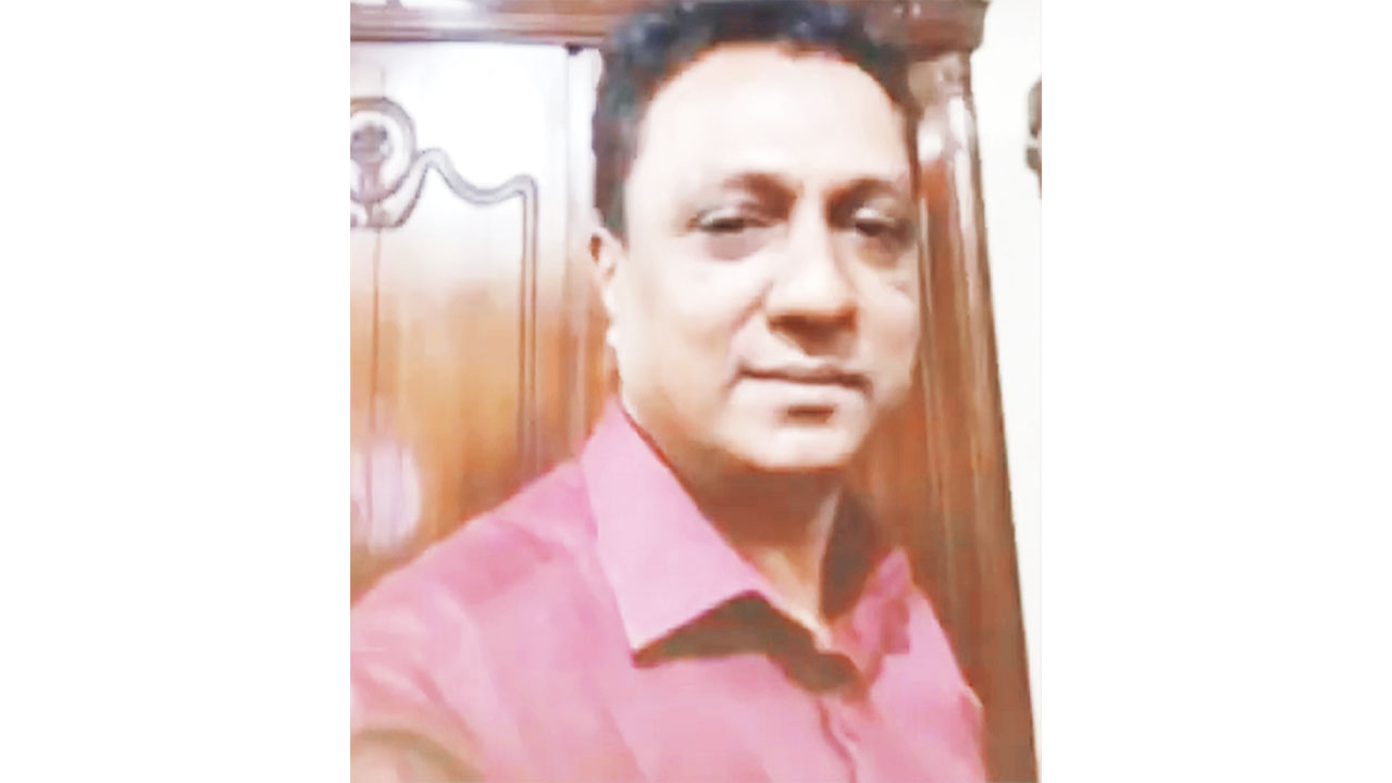 হাজারীবাগের ব্যবসায়ী মো. এখলাস। ছবি: সংগৃহীত