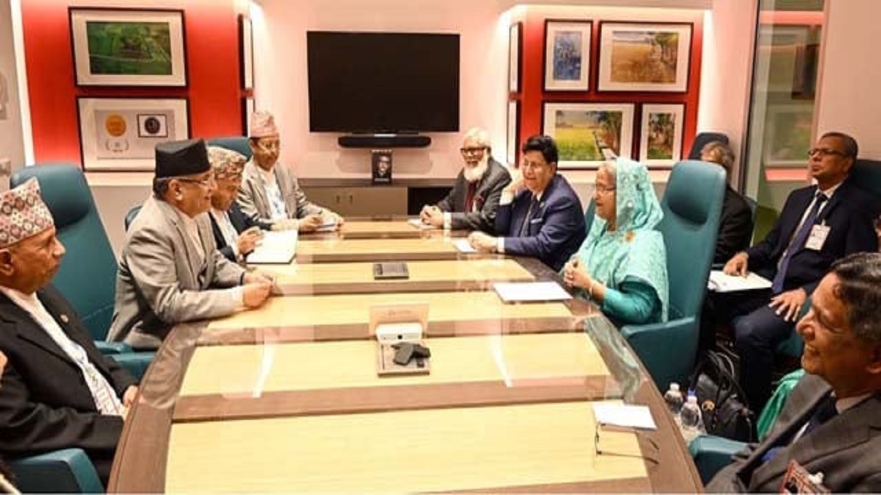 এফএও এর সদর দফতরে জাতিসংঘের খাদ্য ব্যবস্থা শীর্ষ সম্মেলনের ফাঁকে নেপালের প্রধানমন্ত্রী পুষ্প কমল দাহালের সঙ্গে দ্বিপাক্ষিক বৈঠকে প্রধানমন্ত্রী। ছবি : সংগৃহীত