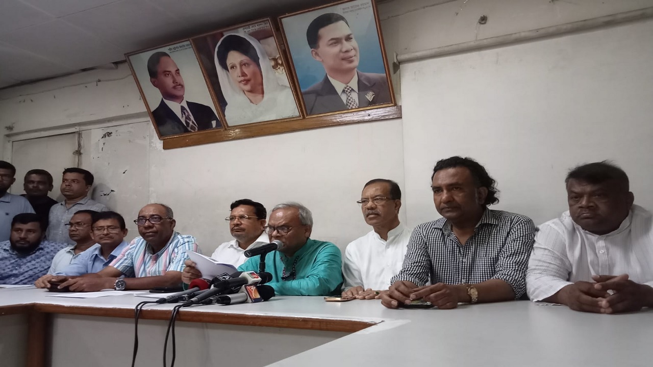 নয়াপল্টনে বিএনপির কেন্দ্রীয় কার্যালয়ে সংবাদ সম্মেলনে কথা বলছেন রুহুল কবীর রিজভী। ছবি : কালবেলা
